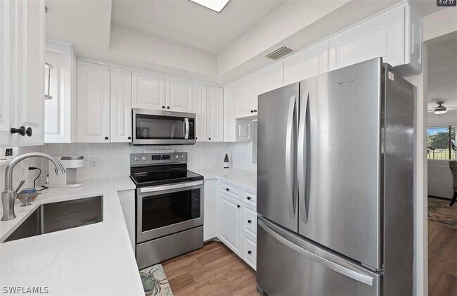 Foto del edificio - 476 Bristle Cone Ln