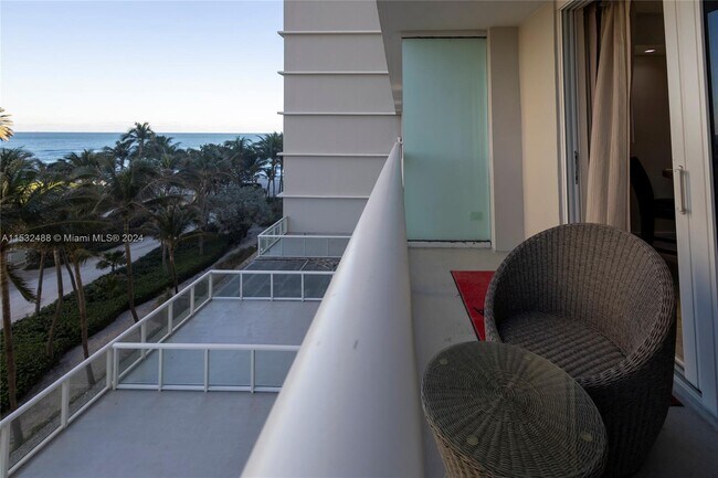 Foto del edificio - 19201 Collins Ave