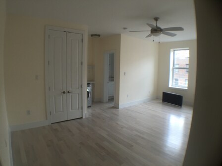 Primary Photo - 102 E 19th St