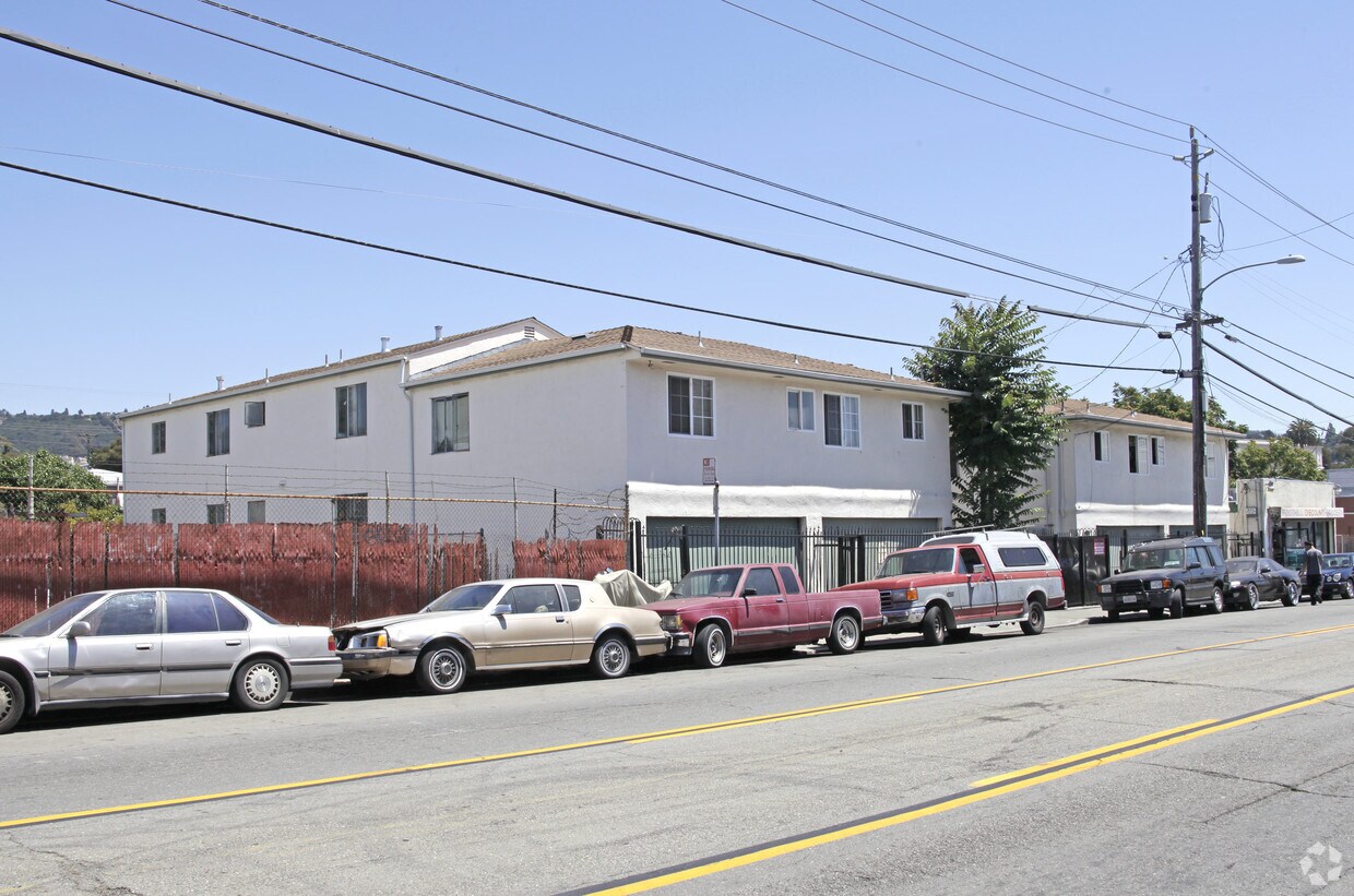 Foto principal - Foothill Apartments