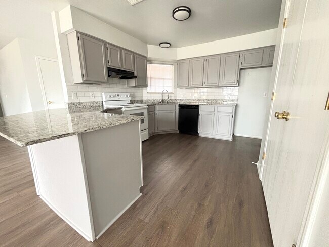 Foto del edificio - 2839 Adrian Ave