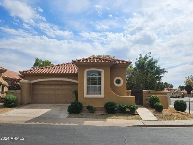 Building Photo - 7849 E Cholla St