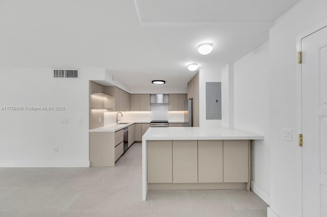 Building Photo - 9801 Collins Ave