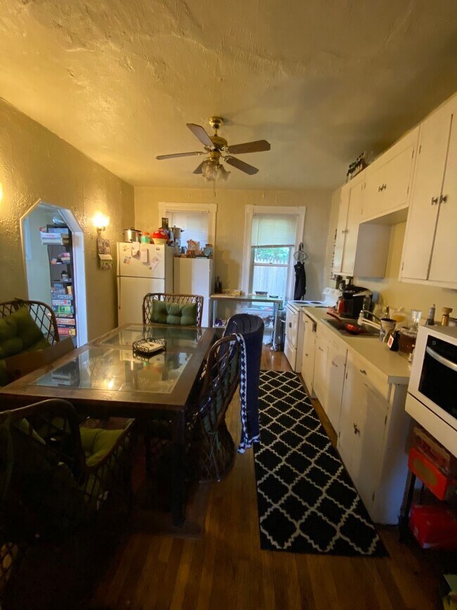 Foto del edificio - Available May 2024 - Traditional 2 Bedroom...