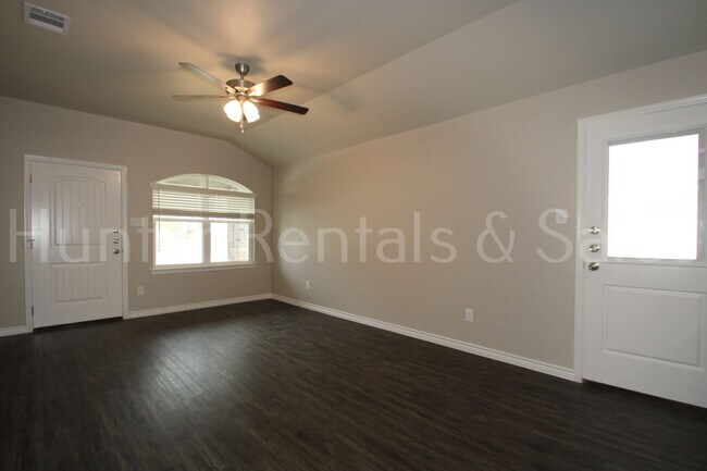 Foto del edificio - 505 Bonnie Dr