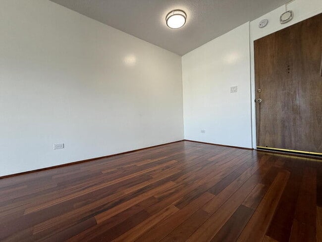 Building Photo - To register for the showing time below, note the 4 digit code: 4243 and click \"APPLY NOW.\"(mobi...