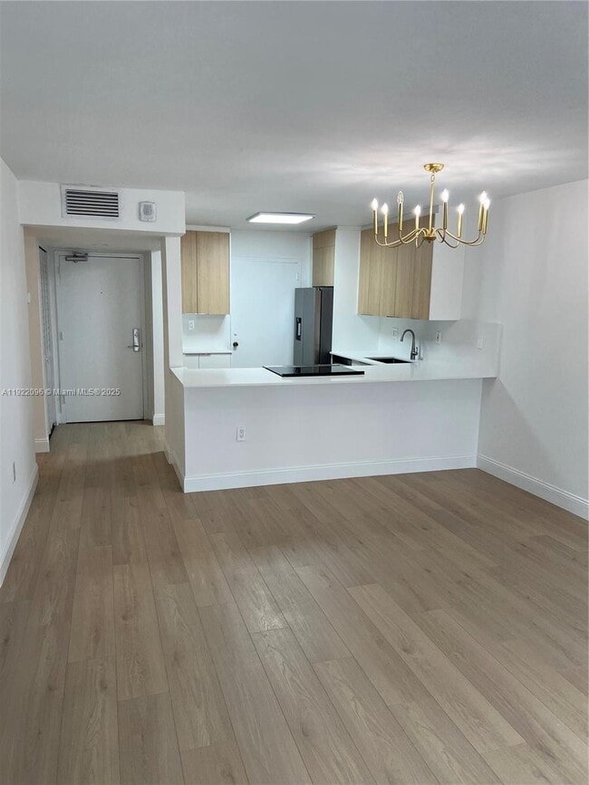 Building Photo - 345 Ocean Dr