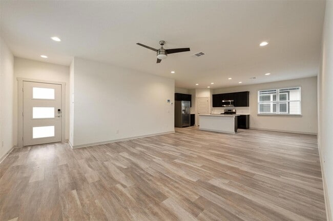 Building Photo - 220 Deserti Rd