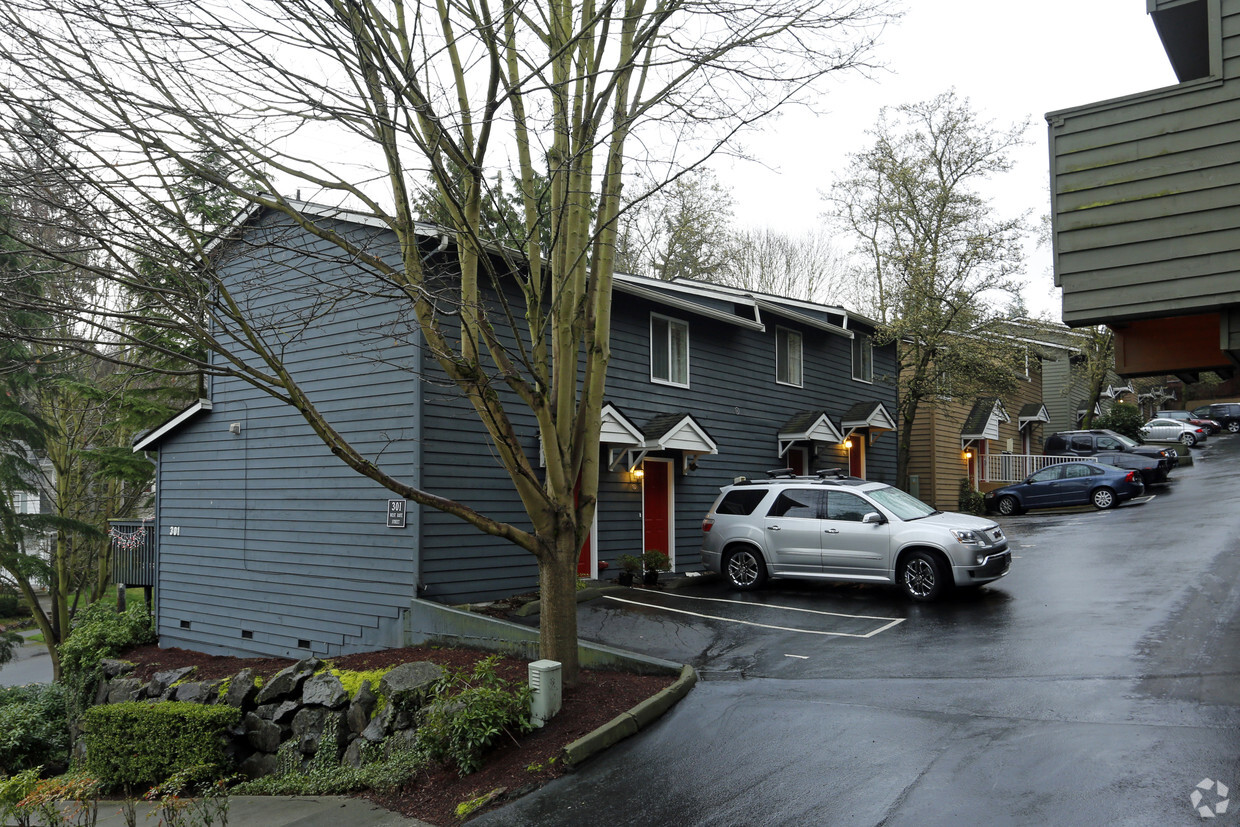 Primary Photo - Rodgers Park Apartments