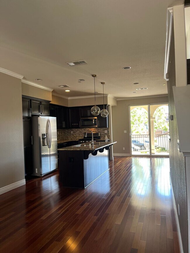 Foto del edificio - $3990 / GORGEOUS 3 BEDROOM HOME IN ARDENWO...