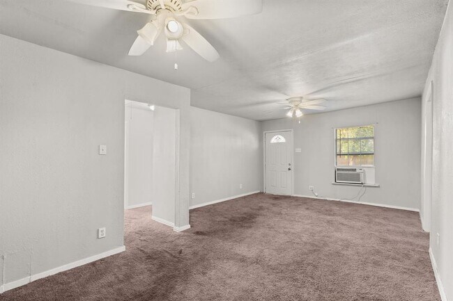Building Photo - 3319 Natchez St