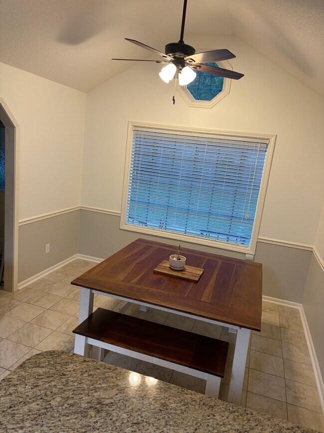 Foto del edificio - 2960 Ashlynn Way