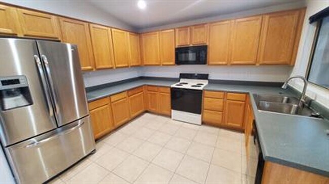 Foto del edificio - Beautiful Single-Level Family Home with Ga...