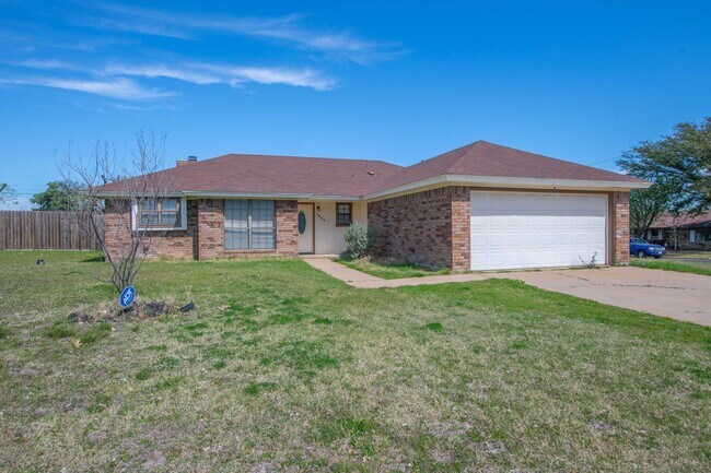 Building Photo - Recently updated house in Killeen!