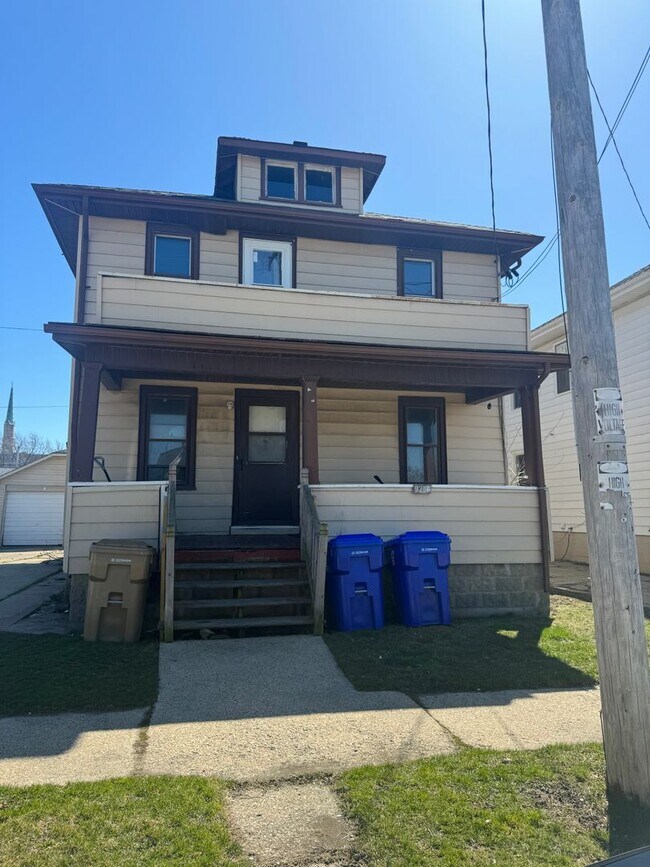 Building Photo - 2221 50th St