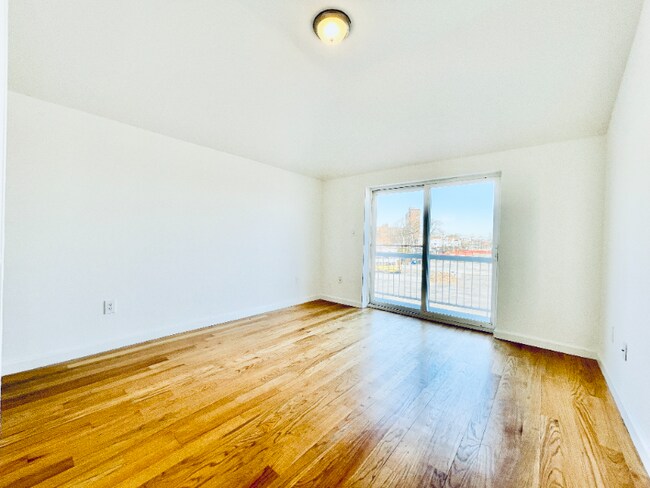 Building Photo - 292 Zerega Ave