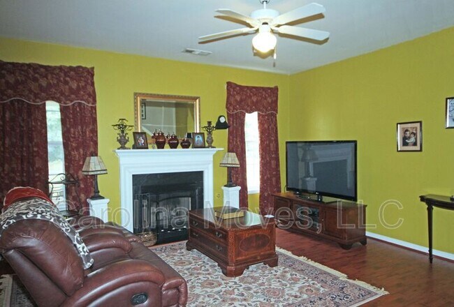 Building Photo - 108 Tagus Ct