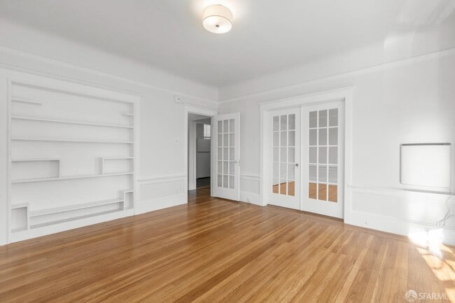 Building Photo - 1166 S Van Ness Ave