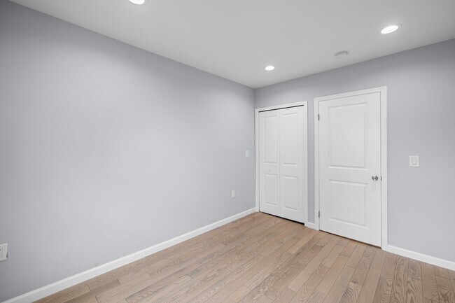 Foto del edificio - 376 Forrest St