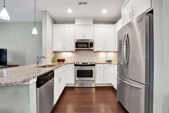 Foto del edificio - 1670 Fallen Leaf Ln