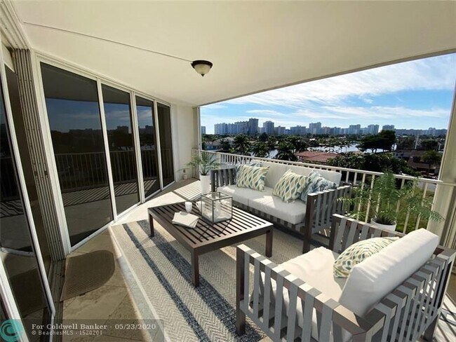 Foto del edificio - 3100 NE 47th Ct