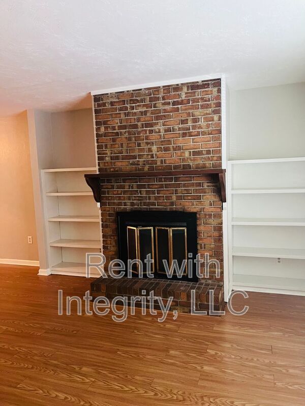 Foto del edificio - 581 Holyoke Ct