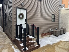 Building Photo - 236 S Market St