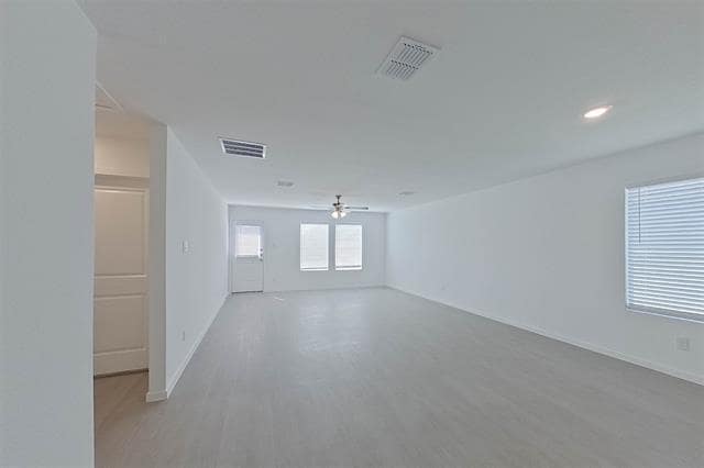 Foto del edificio - 814 Ginkgo Wy