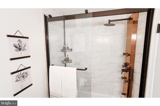 Building Photo - 2223 Payne Terrace SE