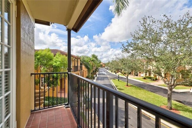 Building Photo - 6860 Julia Gardens Dr