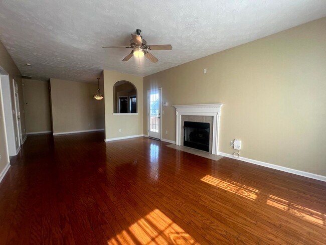 Building Photo - 1532 Laurel Oak - Holly Chase