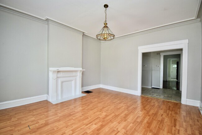 Building Photo - 816-818 Summit Ave