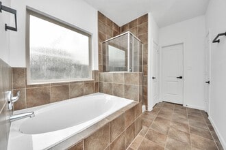 Building Photo - 10606 Sun River Falls Dr