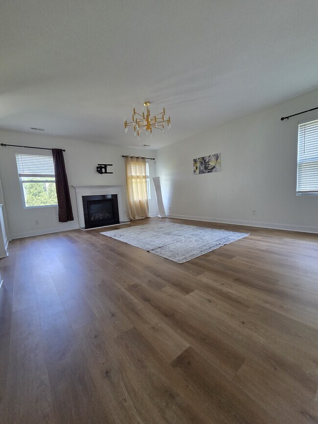 Foto del edificio - 8312 Compton Acres Ln