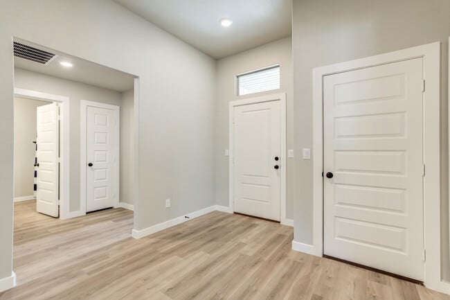 Foto del edificio - 1614 141st St