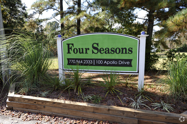 Building Photo - Four Seasons