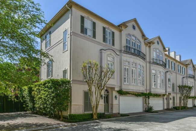 Building Photo - 2919 Brompton Square Dr