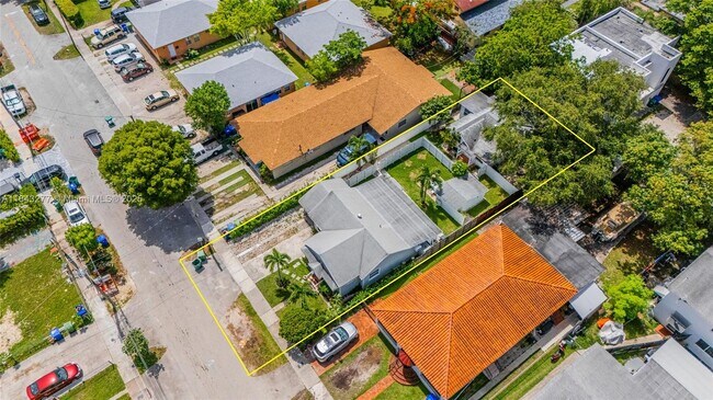 Foto del edificio - 2946 SW 26th St