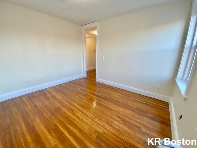 Building Photo - 939 Boylston St