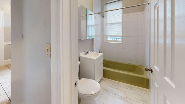 Foto del edificio - 12 American Legion Hwy