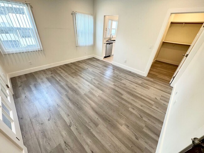 Foto del edificio - ***1 Bed 1 Bath apartment in the most desi...