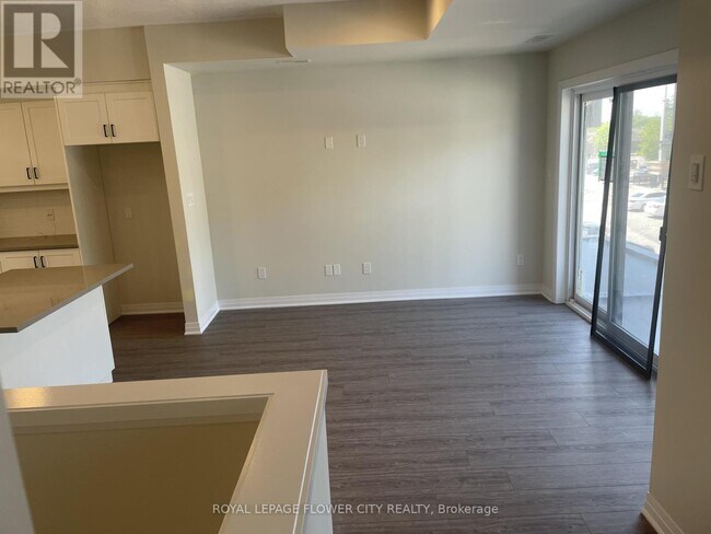 Photo du bâtiment - 25 Isherwood Ave