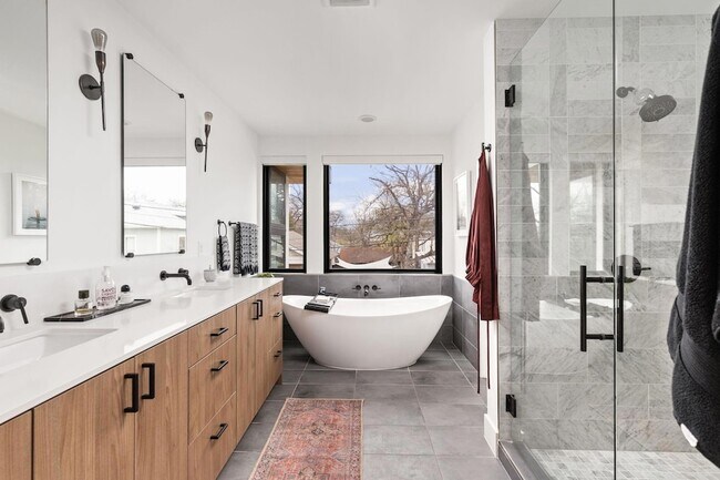 Foto del edificio - 1502 Waller St