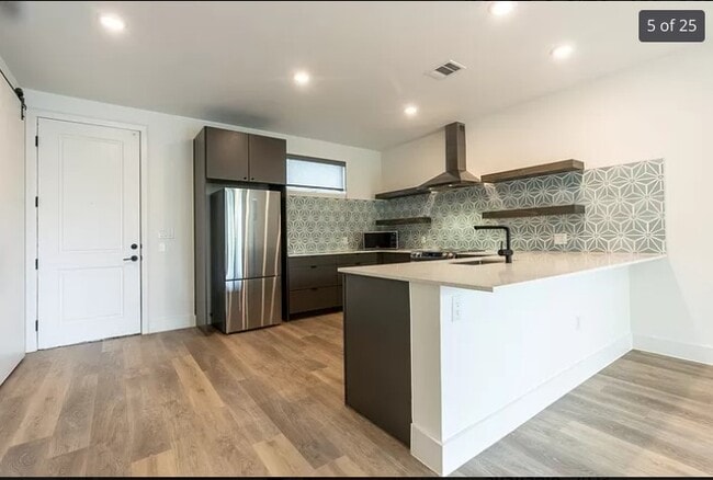 Foto del edificio - 2709 E 5th St.