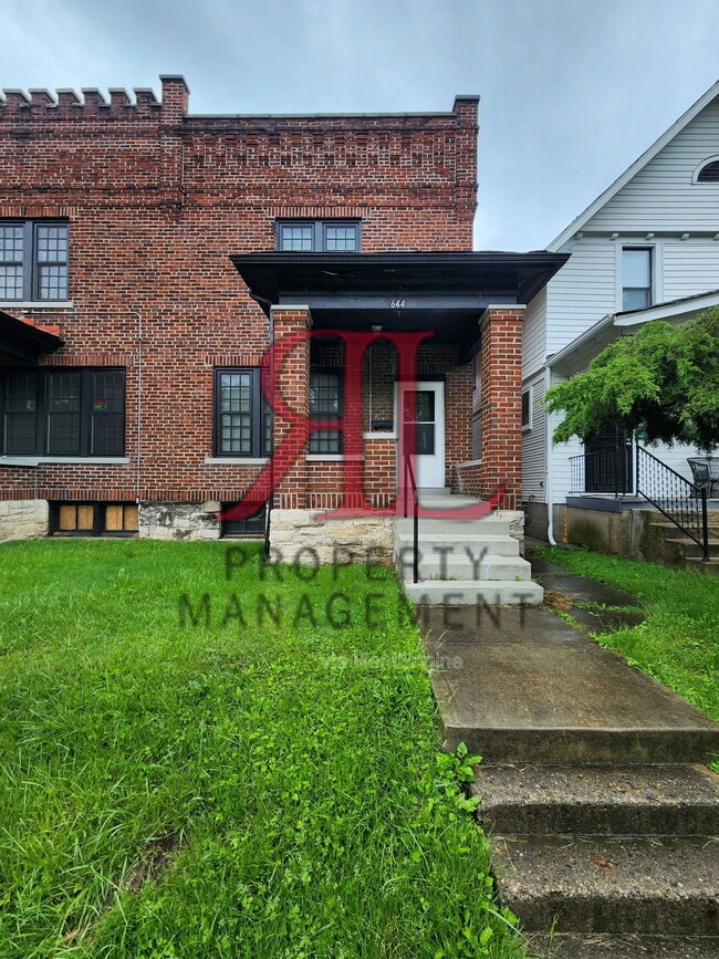 Building Photo - 644 S Champion Ave