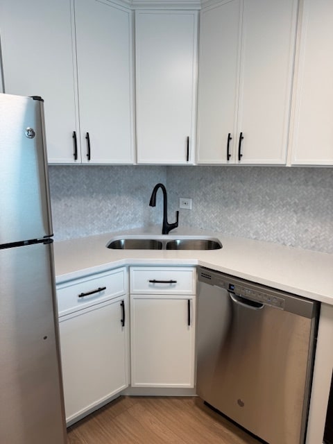 kitchen - 3930 N Pine Grove Ave