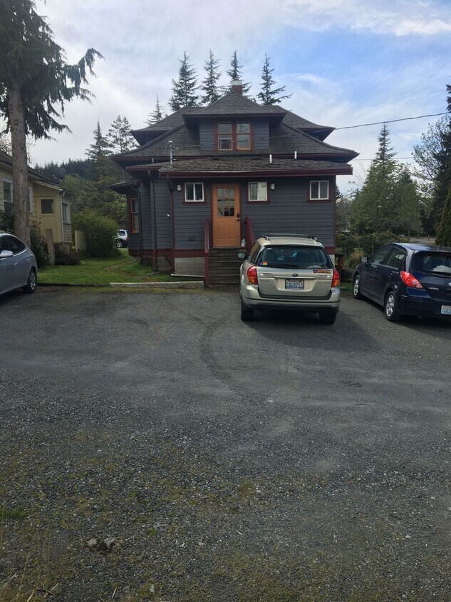Foto del edificio - 5 Bedroom 2 Bath House Close to Campus and...