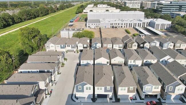 Foto del edificio - 1526 Parkland Oak Dr
