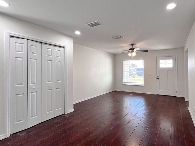 Building Photo - Beautiful Three-bedroom Corner Lot Home