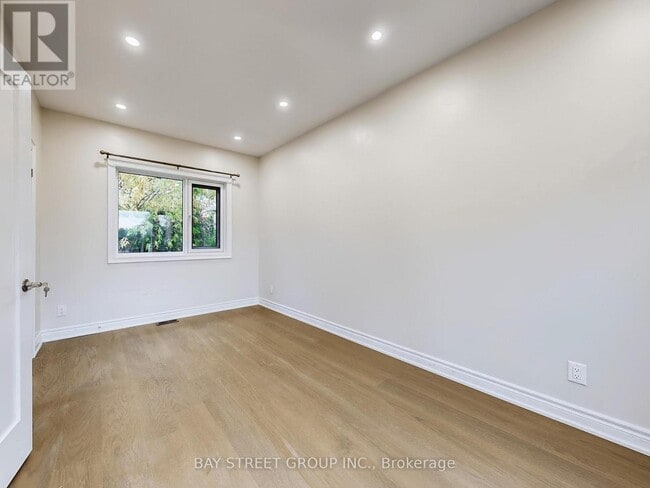 Photo du bâtiment - 378 Drewry Ave